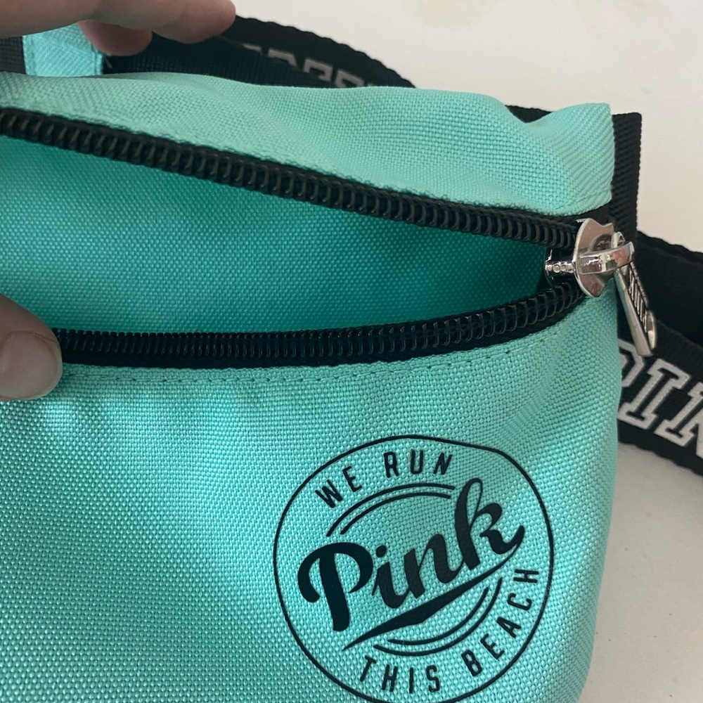 Victoria’s Secret Pink Fanny Pack (Blue)